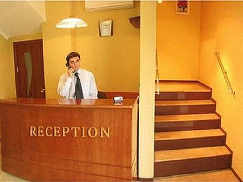 Vila Iris Hotel Кишинев Екстериор снимка