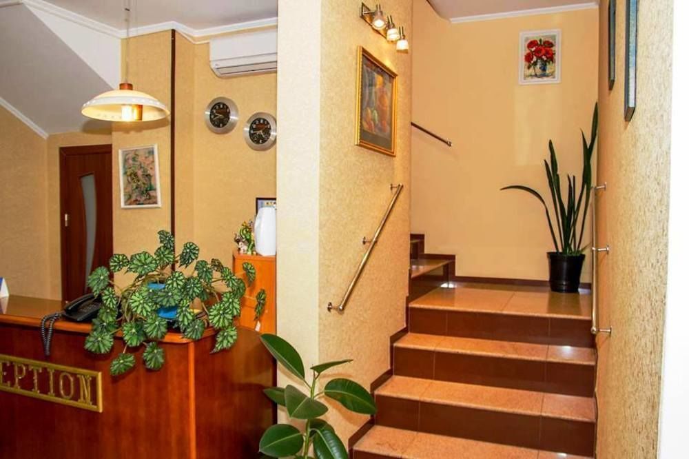 Vila Iris Hotel Кишинев Екстериор снимка